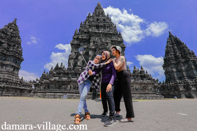Wisata Alam Candi Prambanan yang Indah dan Cocok untuk Liburan Keluarga